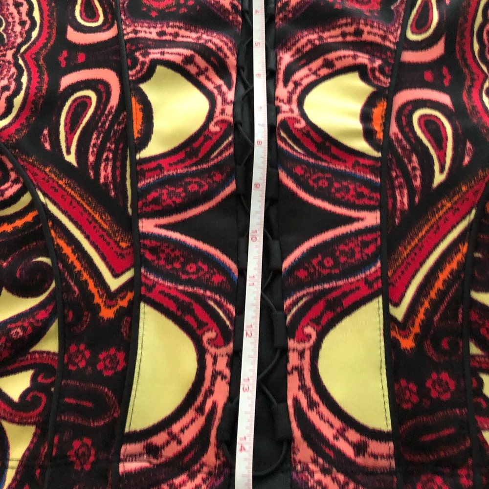 Sale8 Bisou Bisou patterned, spaghetti strap, fitted, lined top EUC - Picture 4 of 7